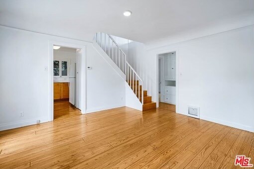 Building Photo - 1634 S Crest Dr
