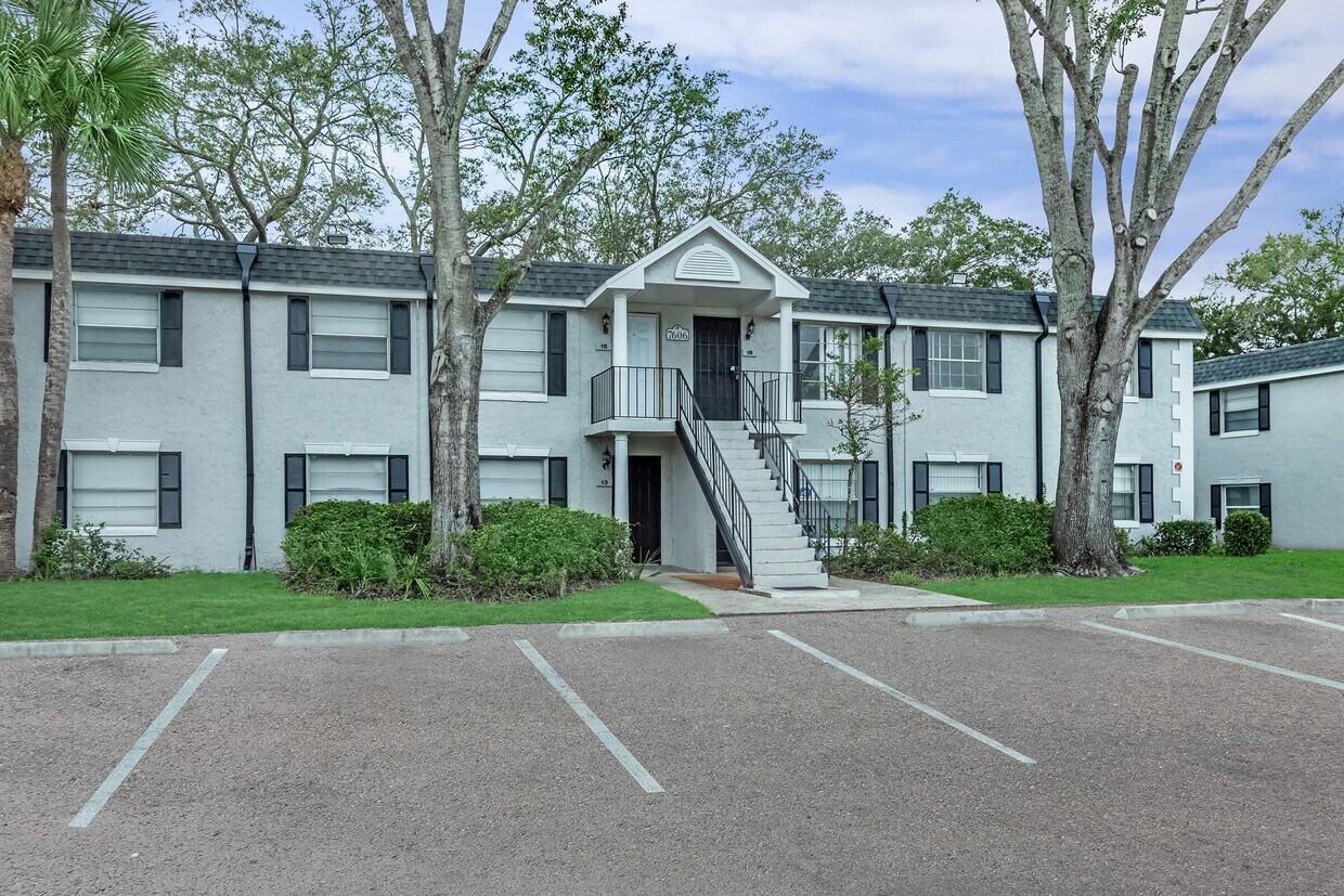 Magnolia Court 7618 Forest City Rd Orlando, FL