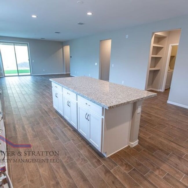 Building Photo - 10978 W Melvin St - 3 BR, 2 BA -