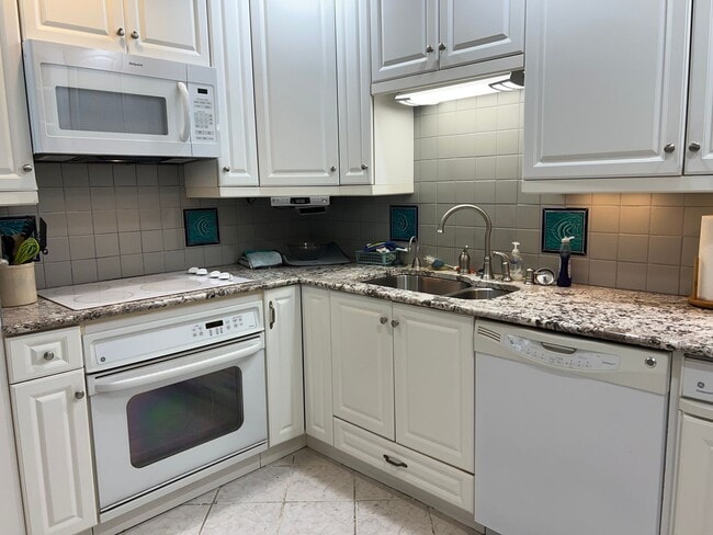 Foto del edificio - Furnished Waterfront Condo in Hilton Head Plantation - Mariners Pt