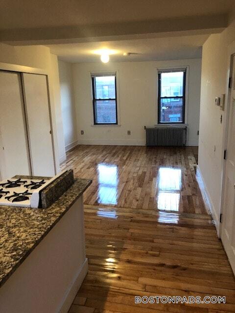 Building Photo - 39 Beacon St