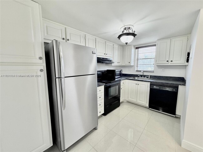 Building Photo - 3150 W Rolling Hills Cir