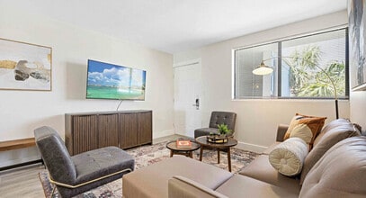 Building Photo - 556 Coral Ct