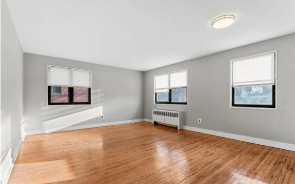 Foto del edificio - 131 Forest Ave