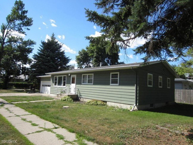 Building Photo - 2602 8th Ave N