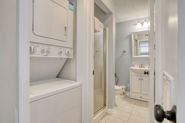 Building Photo - 351 Lake Arrowhead Rd