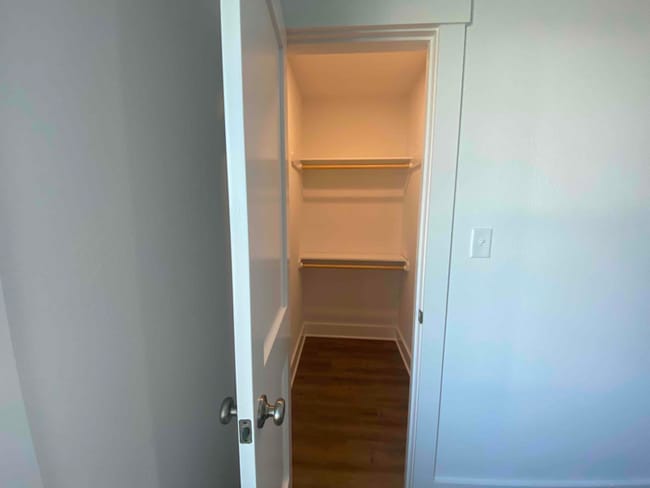 Building Photo - 304 Indian Dr