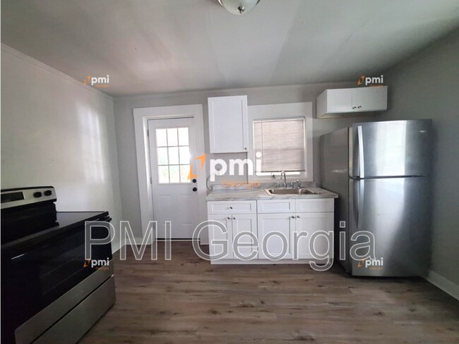 Foto del edificio - 122 Irwin St