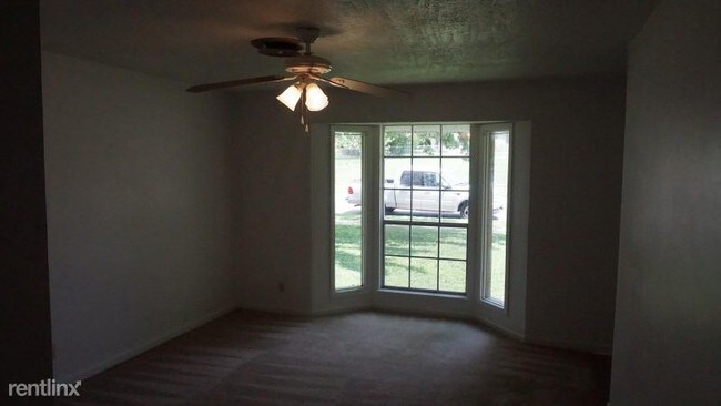 Building Photo - 4 br, 2.5 bath House - 1105 Santa Rosa Dr