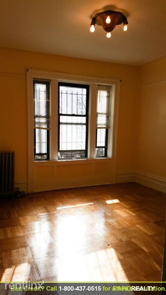 Building Photo - 340 Saint Johns Pl