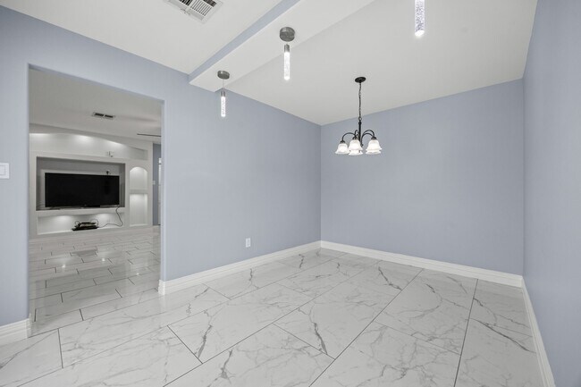 Foto del edificio - 15303 Tonya Dr