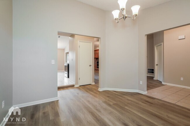 Building Photo - 10429 Osprey Nest Dr W