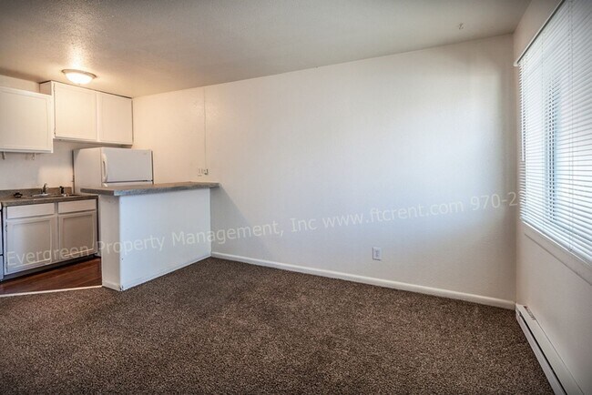 Foto del edificio - 500 Laporte Ave