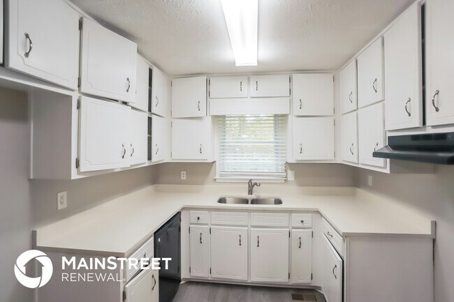 Foto del edificio - 7254 Fernwood Dr