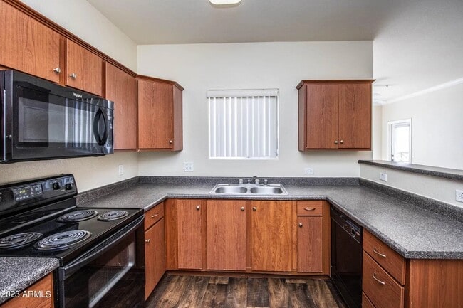 Building Photo - 1941 S Pierpont Dr