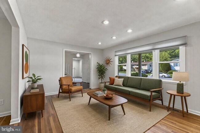 Building Photo - 4631 Hawksbury Rd