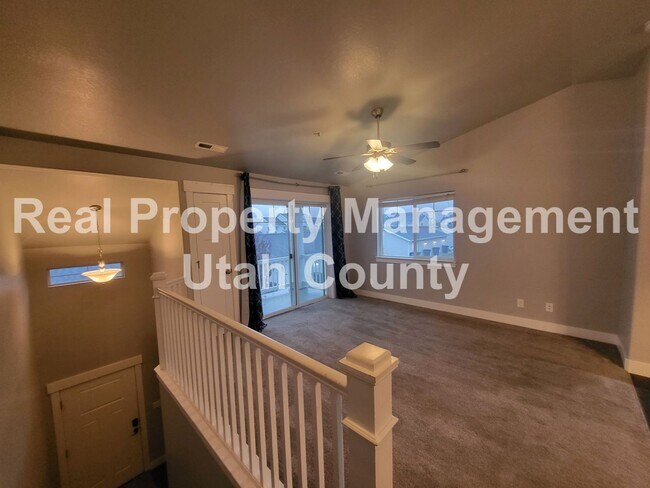 Building Photo - Pet Friendly Springville Condo