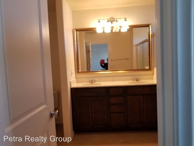 Foto del edificio - 9232 Keystone Ridge Ave