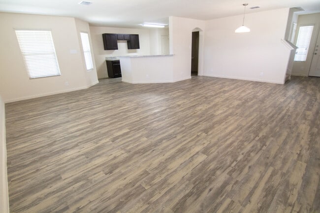 Building Photo - 4914 War Horse Dr