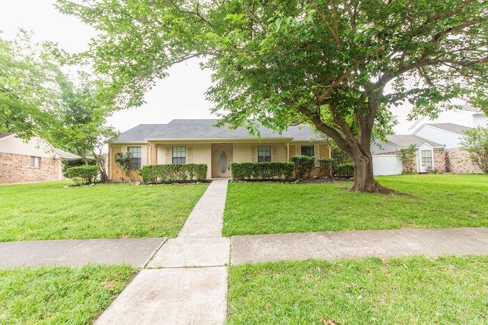 Primary Photo - 923 Redcedar Way Dr, Coppell