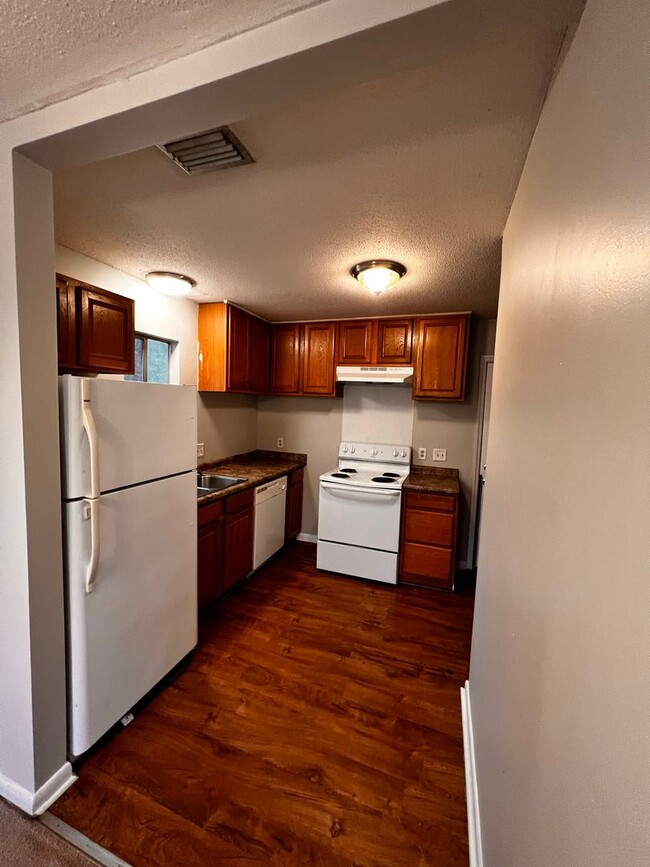 Foto del edificio - 915 Greenbriar Road