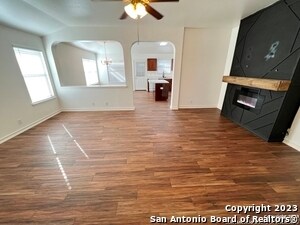 Foto del edificio - 5007 Wood Glen Dr