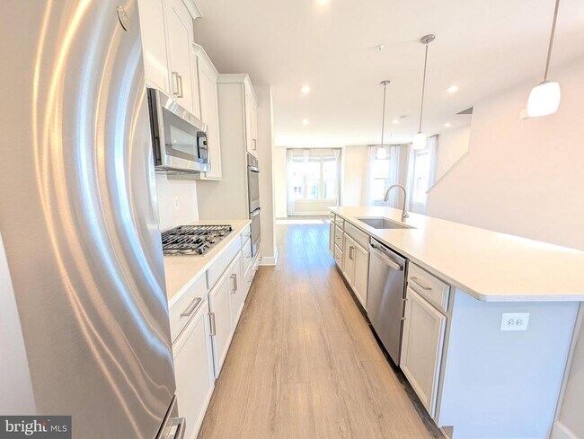 Foto del edificio - 6710 Belcrest Rd