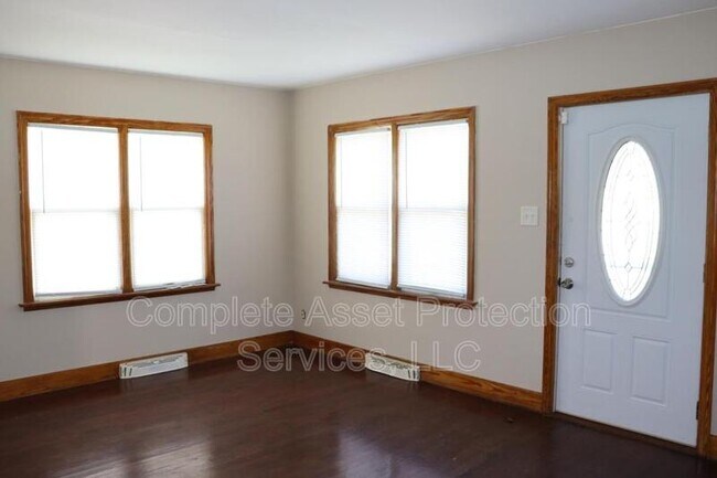 Building Photo - 7416 S McCook Ave