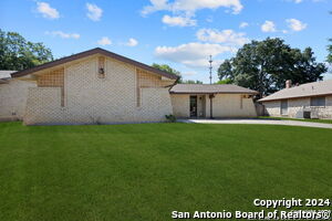 Foto del edificio - 7014 Forest Moss St