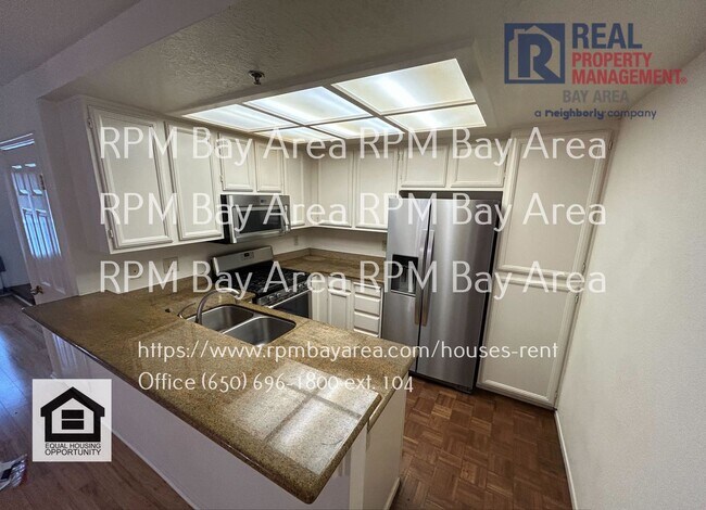 Building Photo - Bright and Airy 2BD 2.5 BTH Townhouse in D...