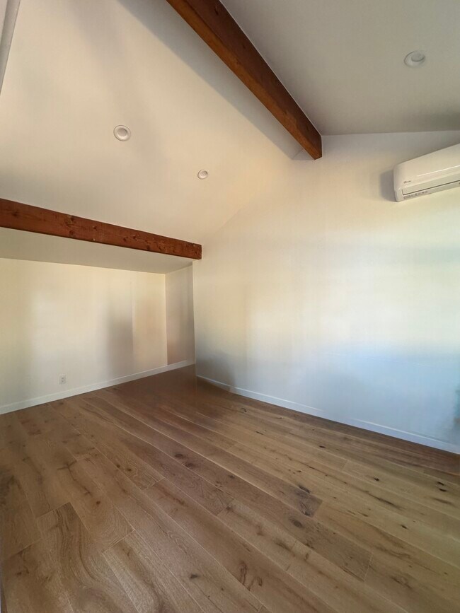 Foto del edificio - 1815 N Edgemont St
