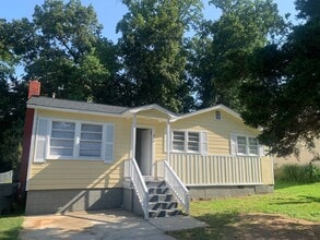 Building Photo - 914 Wainwright Ave