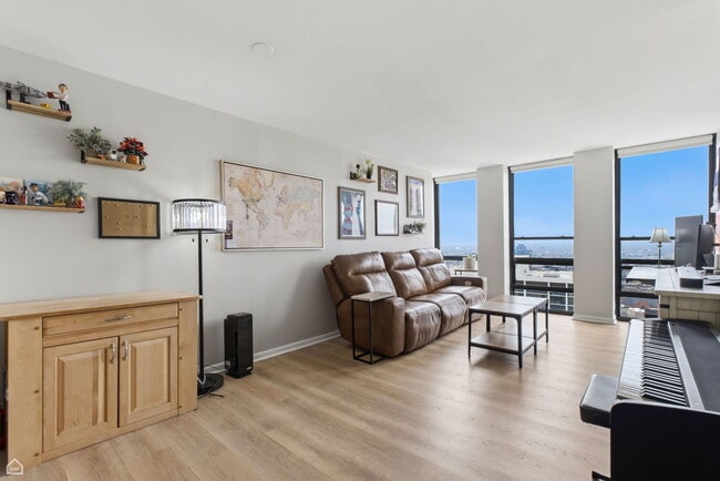 Foto del edificio - 1660 N La Salle Dr