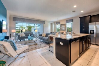 Building Photo - 1535 Carey Palm Cir