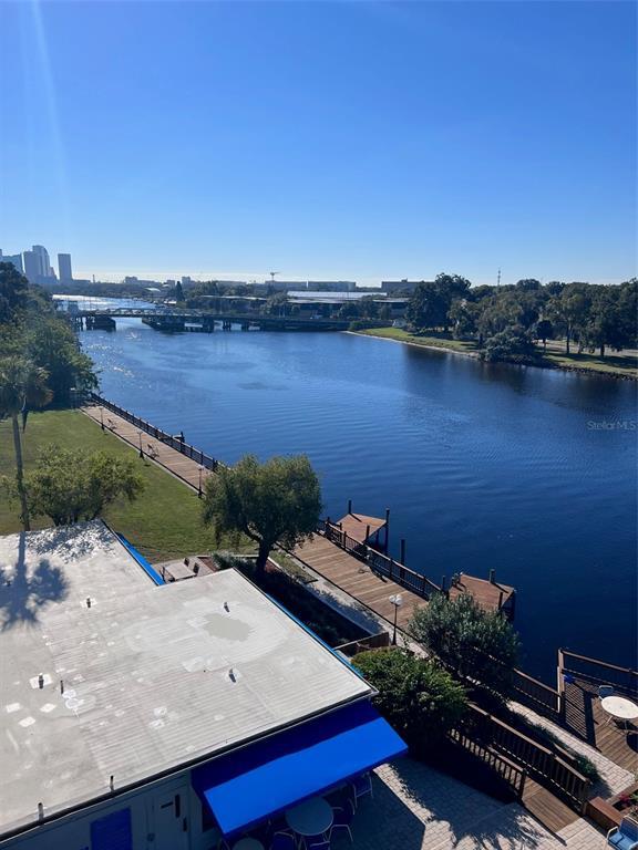 Building Photo - 2780 N Riverside Dr