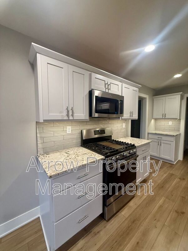 Foto del edificio - 7810 Patrick Ave