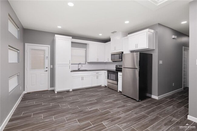 Foto del edificio - 503-505 W Farm to Market 495