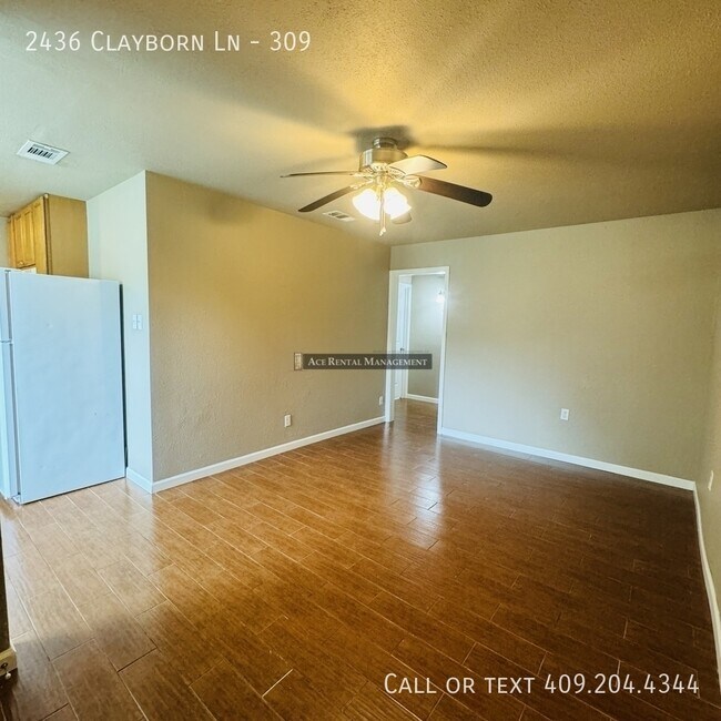 Foto del edificio - 2436 Clayborn