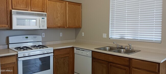 Foto del edificio - 11191 W Palm Ln