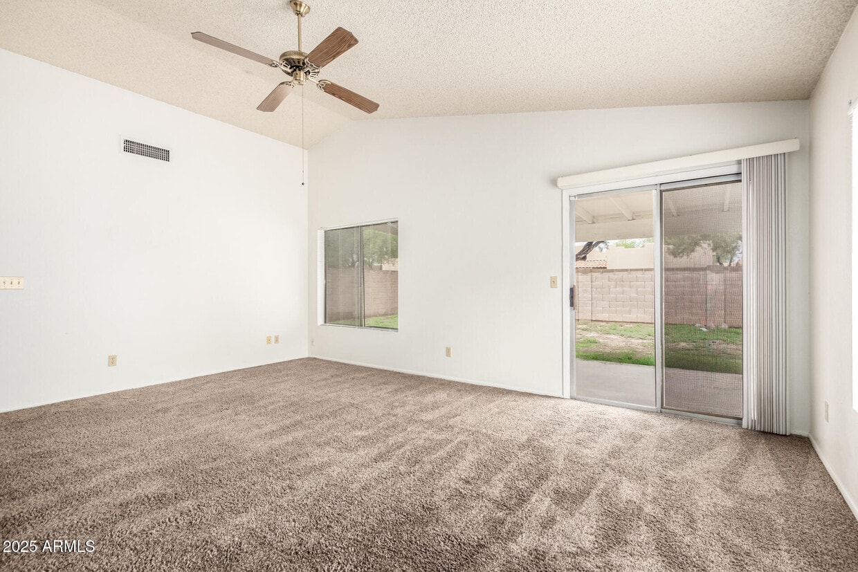 Foto principal - 10734 W Ruth Ave