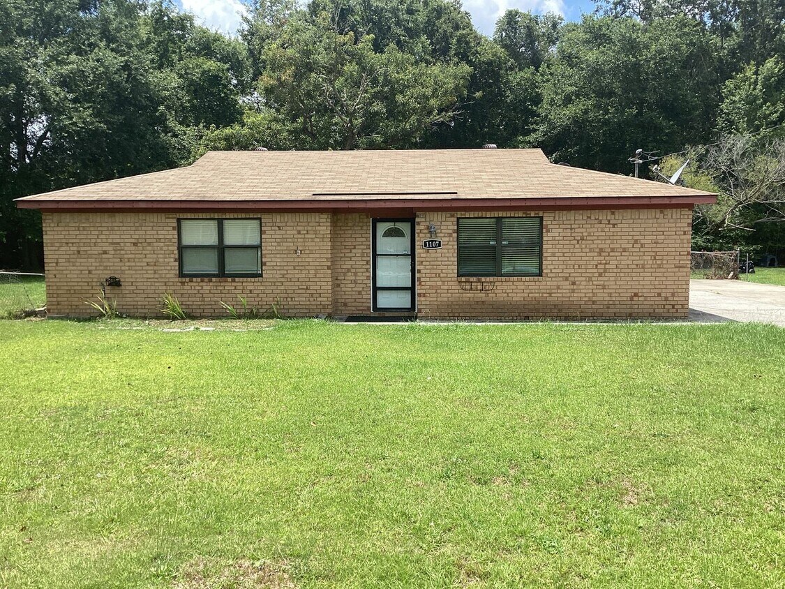 Primary Photo - 1107 Ricade Dr