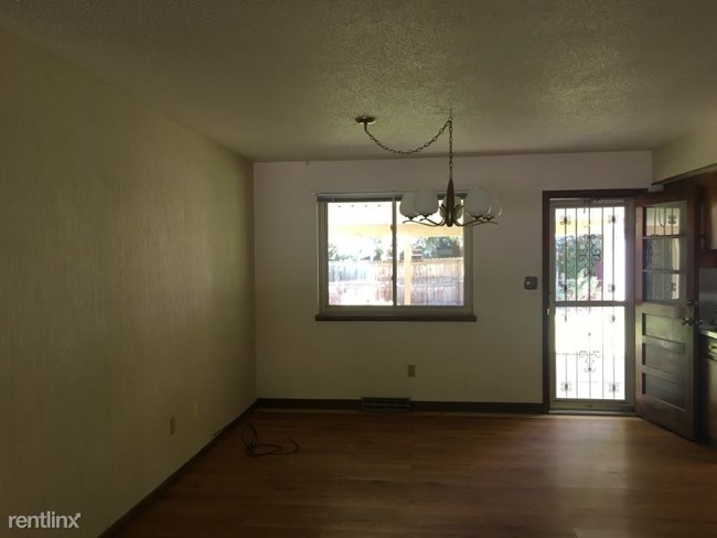 Building Photo - 3 br, 3 bath House - 1325 Luke St