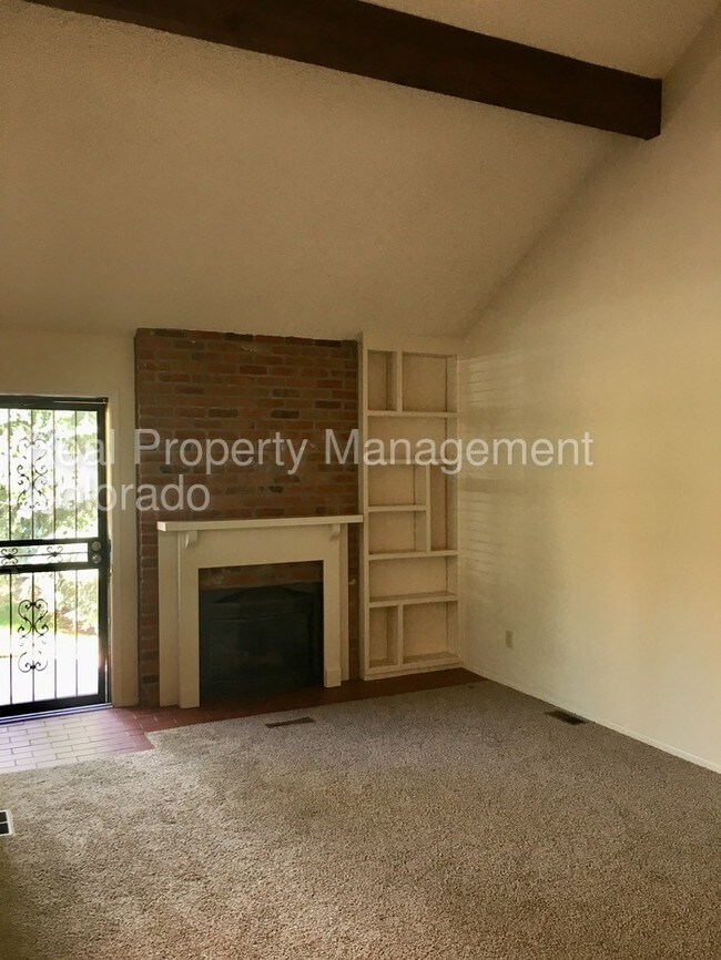 Foto del edificio - Gorgeous Townhome in Sunset Ridge