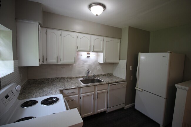 Building Photo - 5660 Vogel Rd