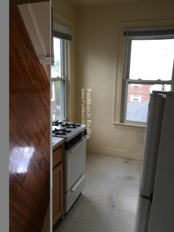 Building Photo - 44 Central St