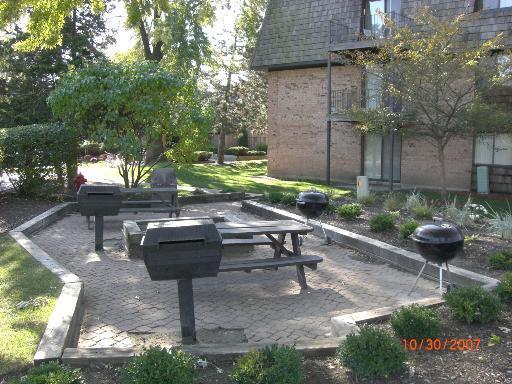 Building Photo - 5 Oak Creek Dr
