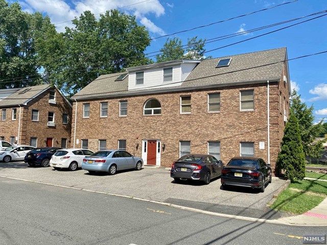 Building Photo - 70 Linwood Ave