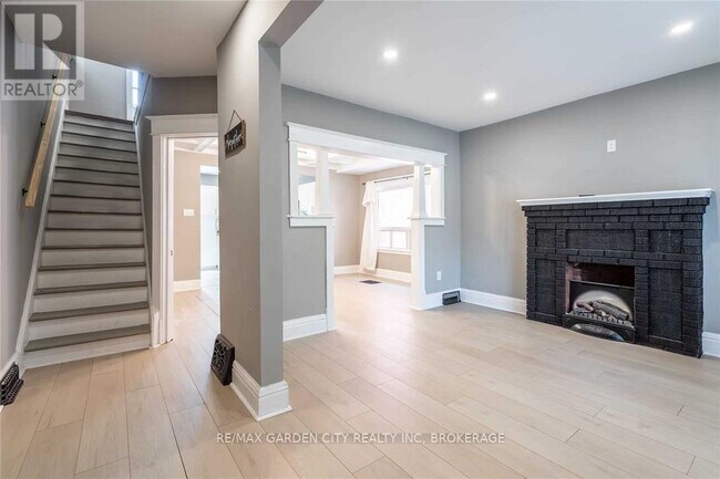 Building Photo - 96 Beechwood Ave