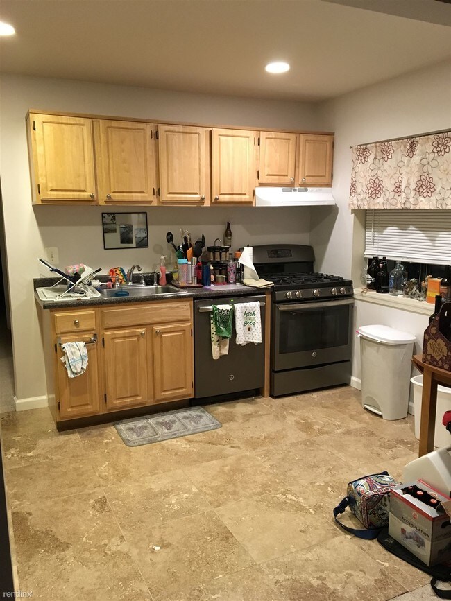 Foto del edificio - 1621 Parkcrest Cir