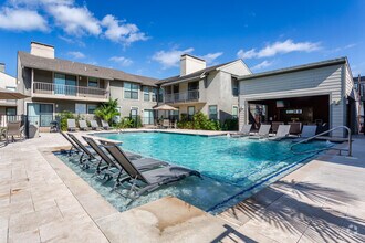 Building Photo - La Cima Newport Condos